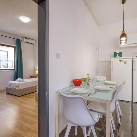 Comfortable 3br With Balcony, Ac & Wifi By 360 Estates