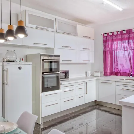 דירה Comfortable 3br With Balcony, Ac & Wifi By 360 Estates