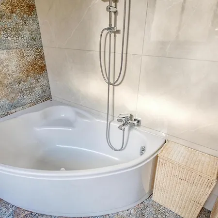 Apartament Comfortable 3br With Balcony, Ac & Wifi By 360 Estates