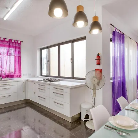 Apartman Comfortable 3br With Balcony, Ac & Wifi By 360 Estates