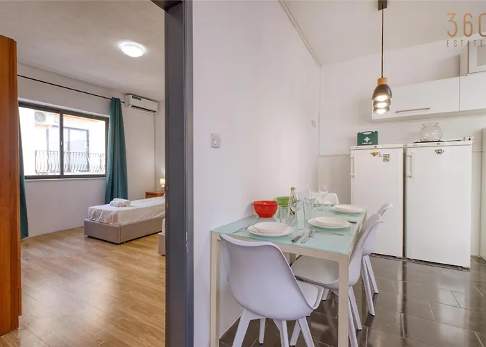 Comfortable 3br With Balcony, Ac & Wifi By 360 Estates