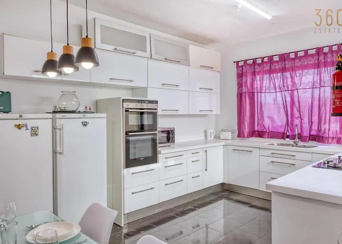 Apartament Comfortable 3br With Balcony, Ac & Wifi By 360 Estates