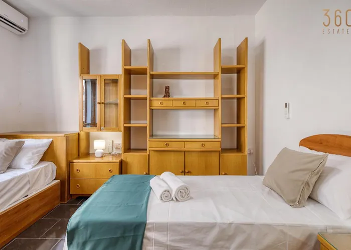 Comfortable 3br With Balcony, Ac & Wifi By 360 Estates Apartament