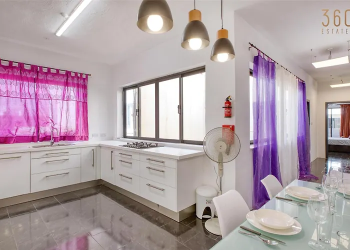 Apartament Comfortable 3br With Balcony, Ac & Wifi By 360 Estates